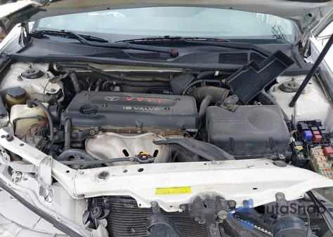 2003 Toyota Camry Le z USA, uszkodzony, nr VIN 4T1BE32KX3U223732